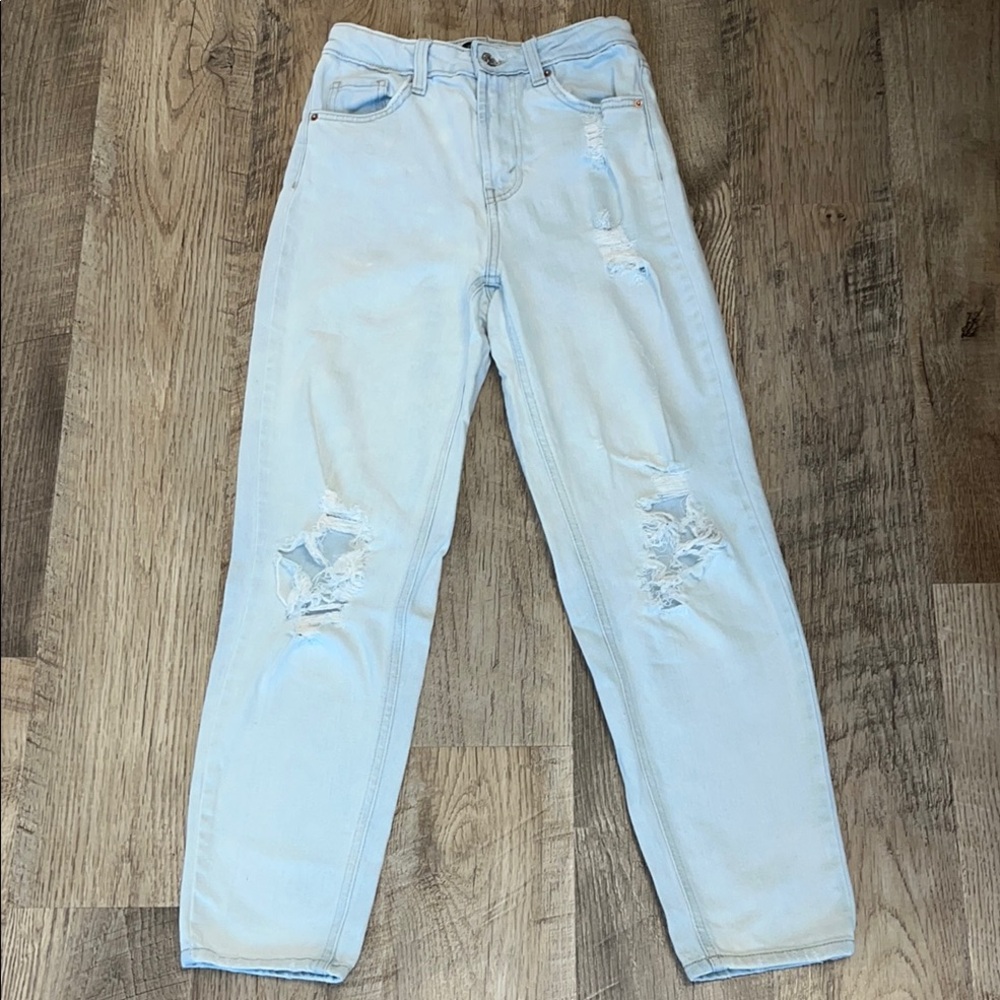 Wild Fable Women's Light Wash Distressed‎ High Rise Mom Jeans Size 00